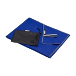 Ultralight gym towel made of polyester and nylon, 200 g/m² royal blue colour