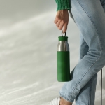 Recycled stainless steel bottle doubles as a cup, 720ml green colour ambient view