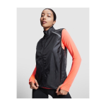 Windproof and breathable unisex running vest, 70 g/m², Roly black colour