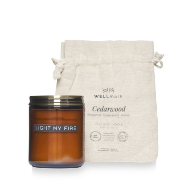 Handcrafted cedarwood-scented candle, made in the EU